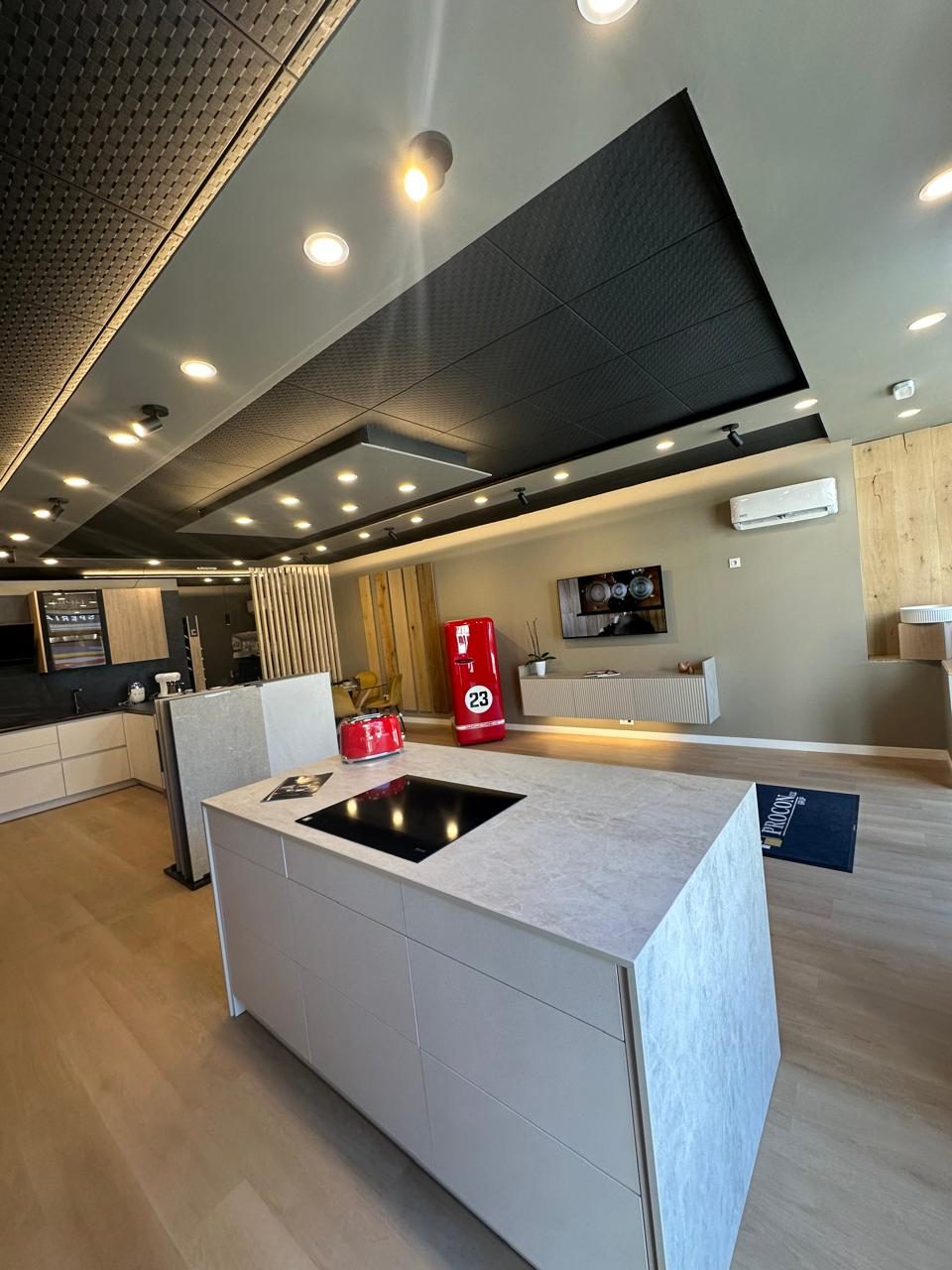 Illa de cuina al showroom